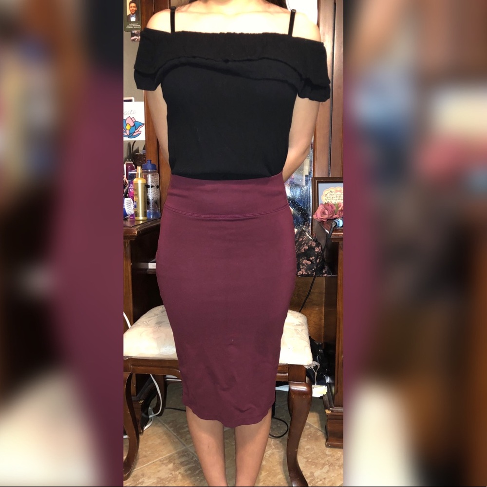 Burgundy Pencil Skirt Size Small